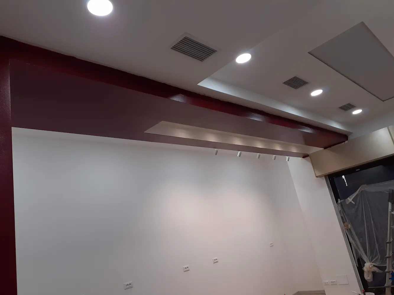 Controsoffitto in cartongesso con illuminazione integrata