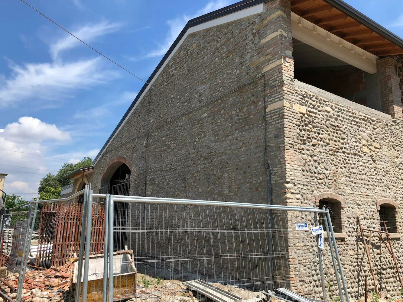 Restauro esterno di struttura in pietra
