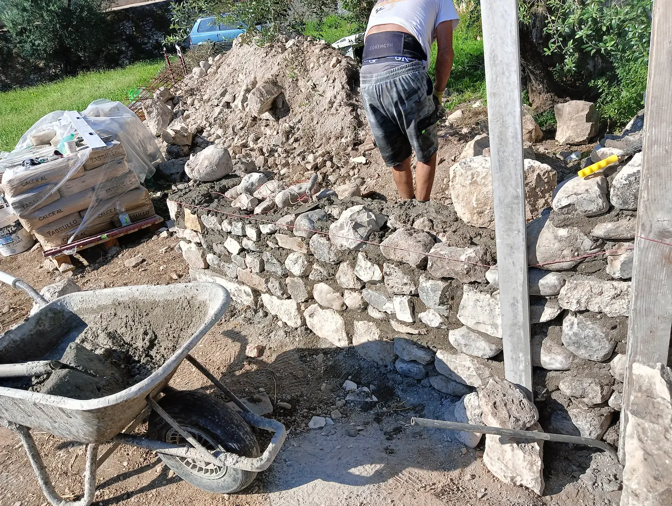 Sistemazione di muretto esterno