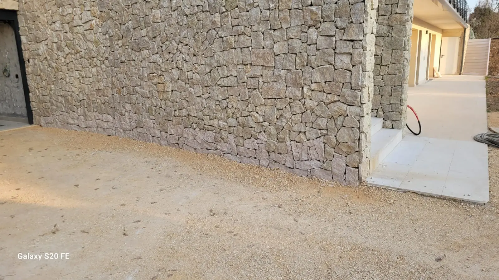 Opere in pietra naturale per villa a Bardolino