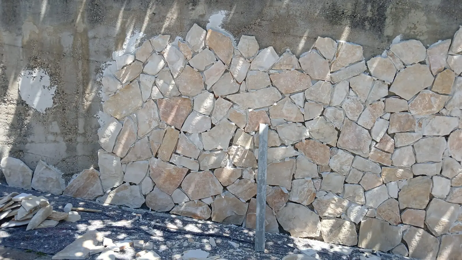 Opere in pietra naturale per villa a Bardolino