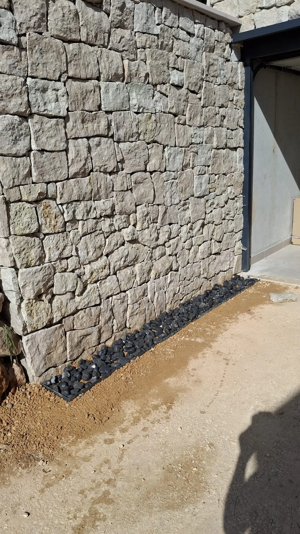 Opere in pietra naturale per villa a Bardolino