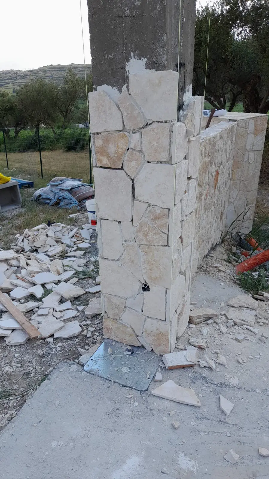 Opere in pietra naturale per villa a Bardolino